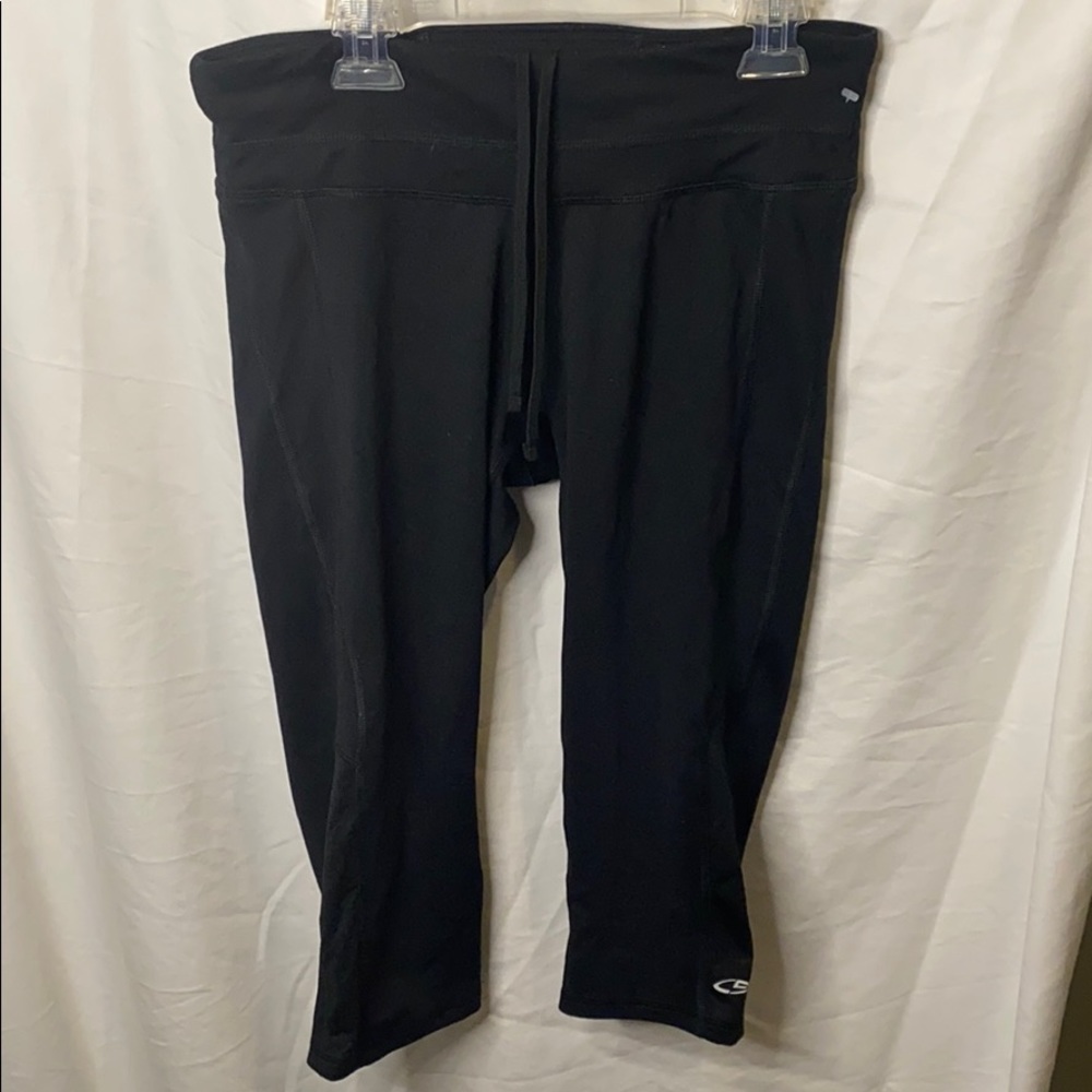 Women’s athletic 3-4 work out pants